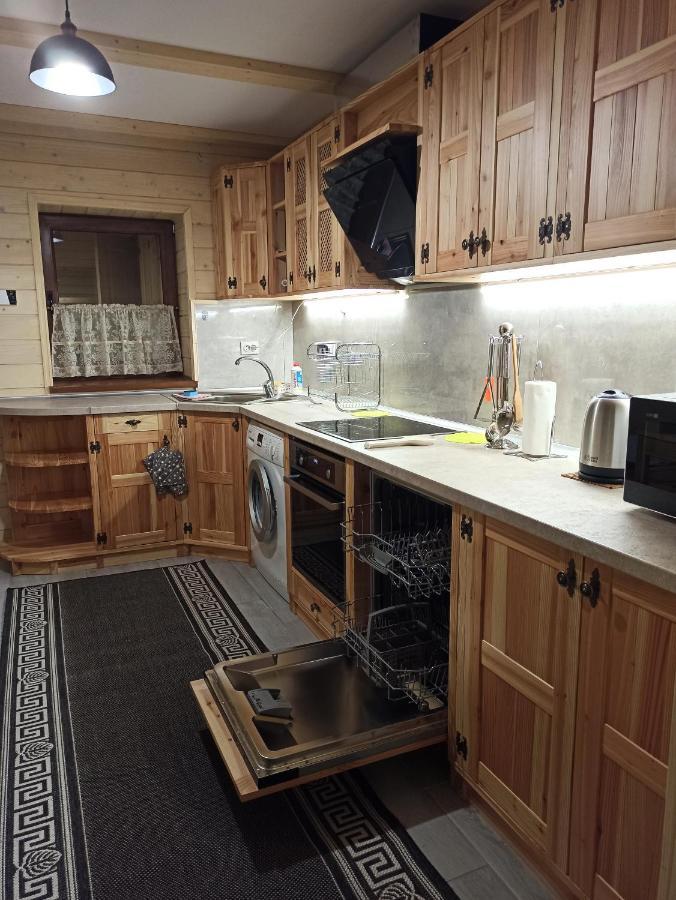 Brand New 2020 Specious Apartment Druzi 2 Palyanytsya Esterno foto